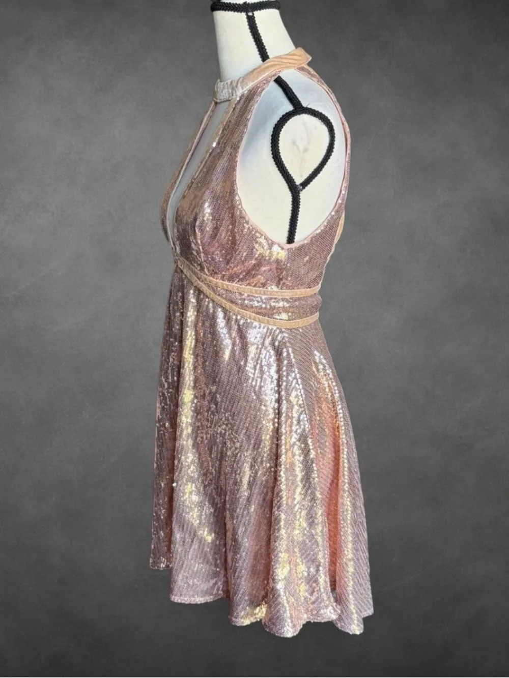 Free‎ People Rose Gold Sequin Halter Mini Dress Size 2 Open Back